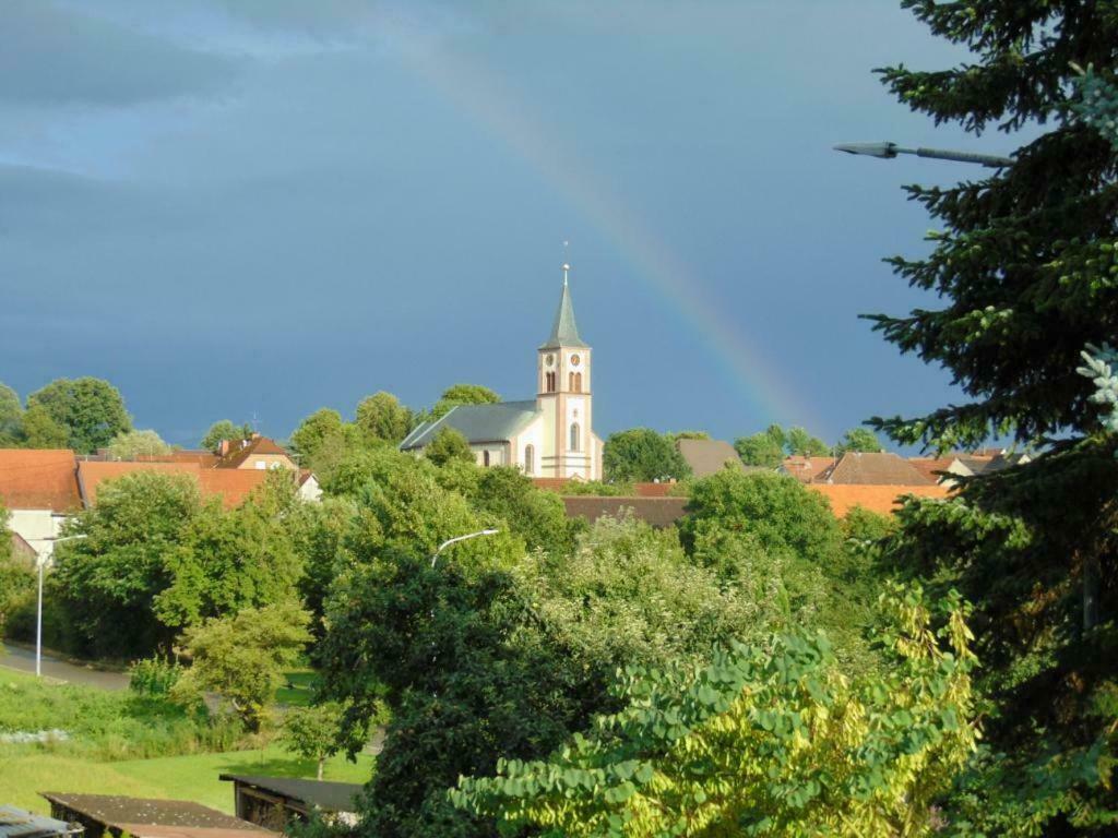 Obere Ferienwohnung Asshoff Zwischen Odenwald, Taubertal Und Bauland Berolzheim Экстерьер фото